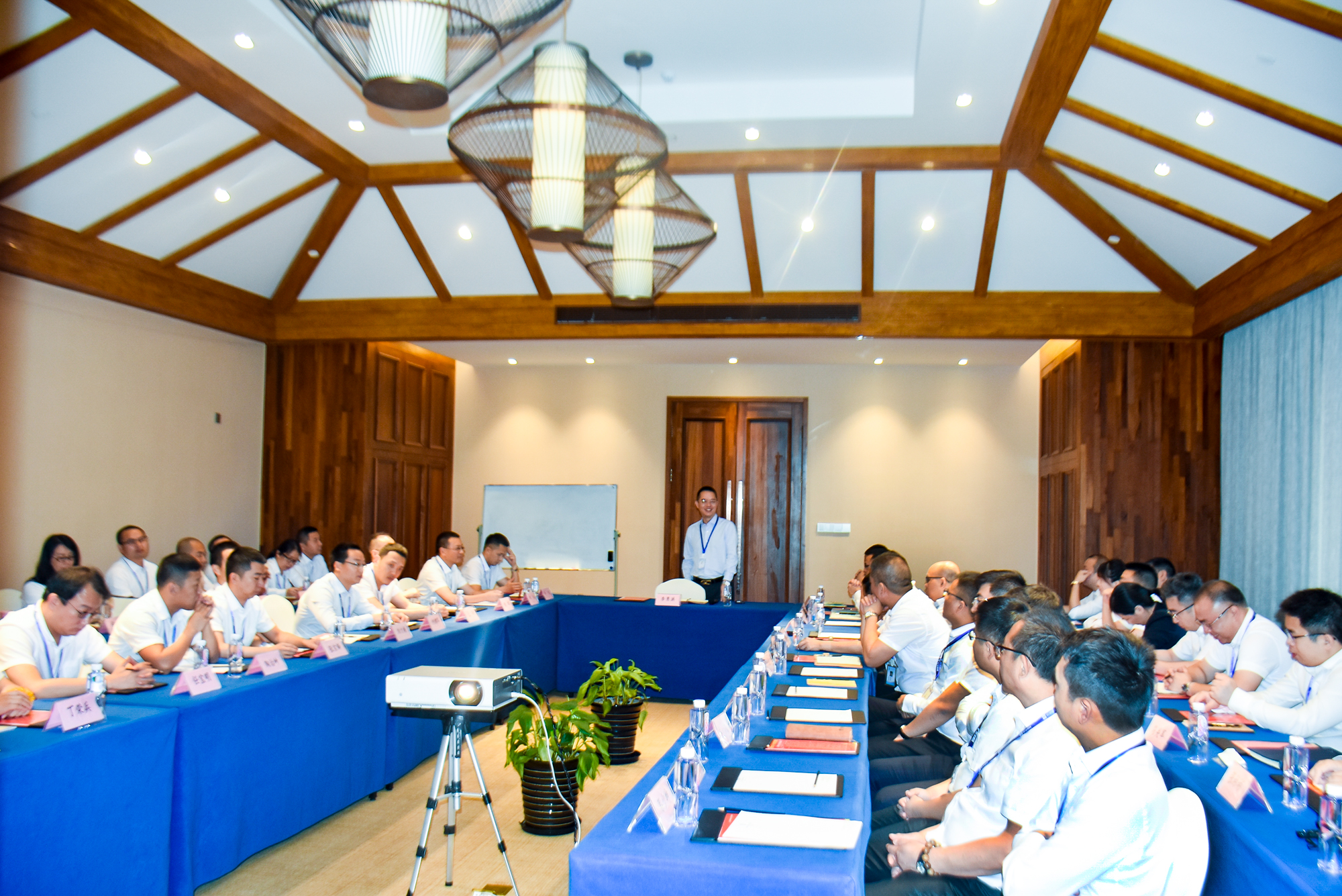 远孚物流集团召开2019年年中总结大会——聚焦增长·统一方向·奋战180天
